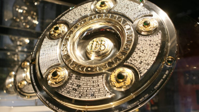 Nach Spieltag 24: KI sagt Bundesliga-Tabelle voraus!